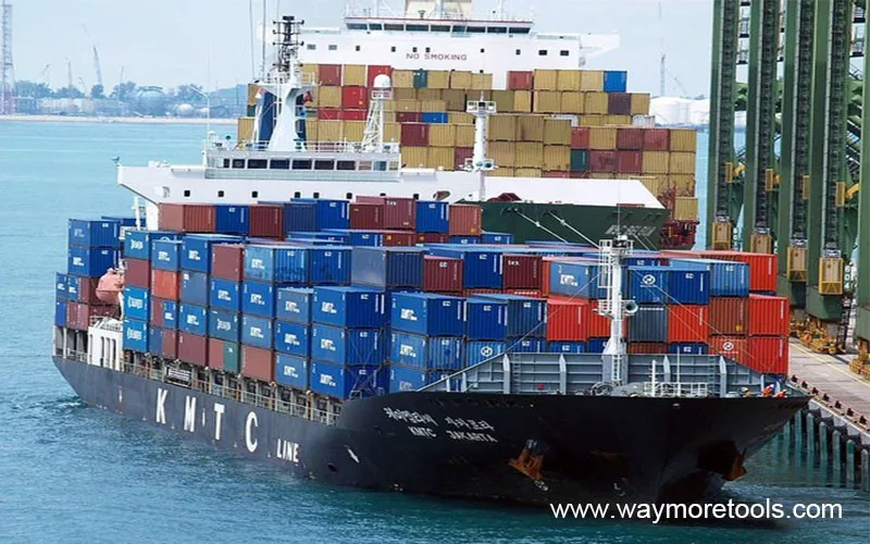 transporting-power-tools-cargo-safely-in-a-shipping-container